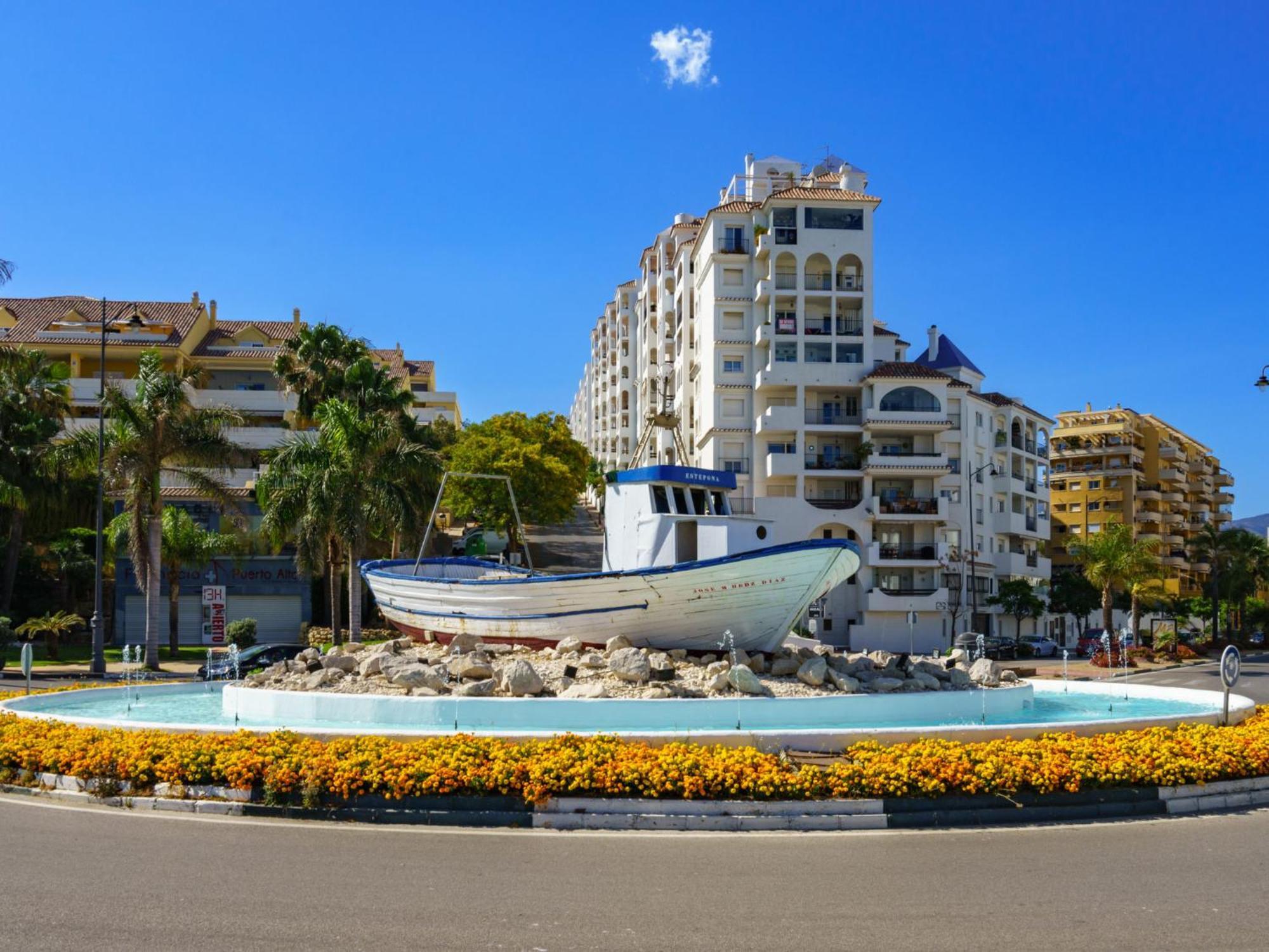 Apartment Plaza De Las Flores By Interhome เอสเตโปนา ภายนอก รูปภาพ